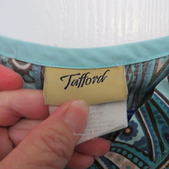 Tafford Scrub Top Women XS Green w/ Paisley And Flower Pattern & Pockets Medical - Picture 4 of 6